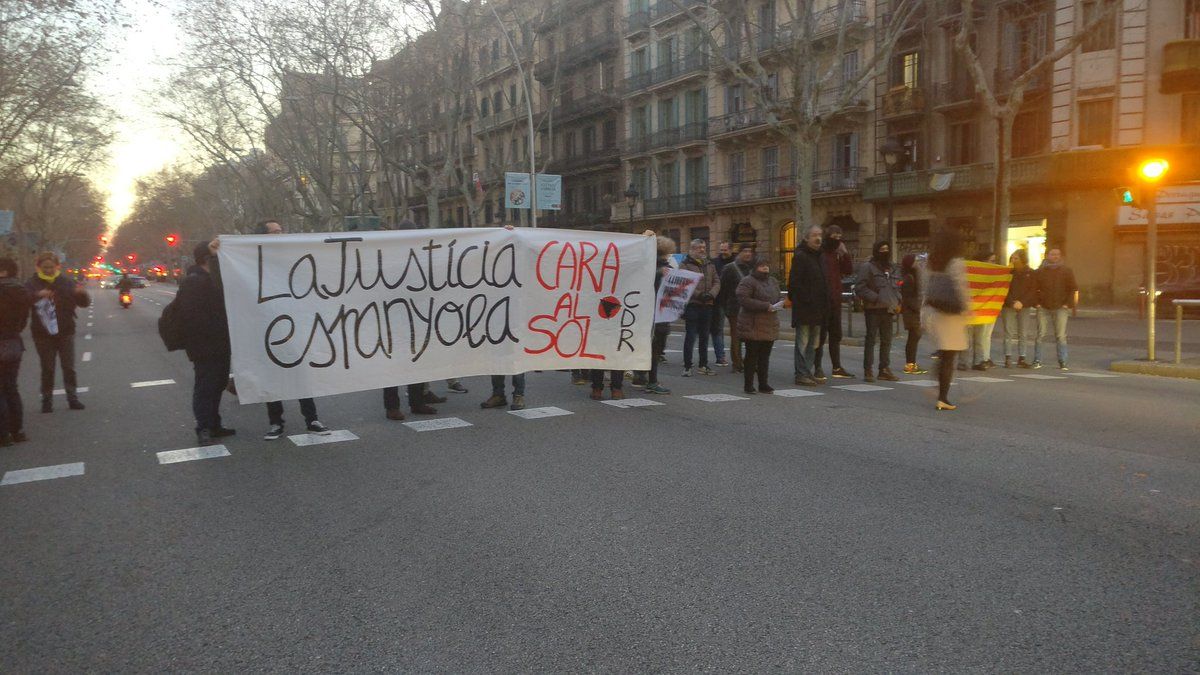 Bartzelonako Gran Via, gaur goizean. @CDR_ESQEIXAMPLE