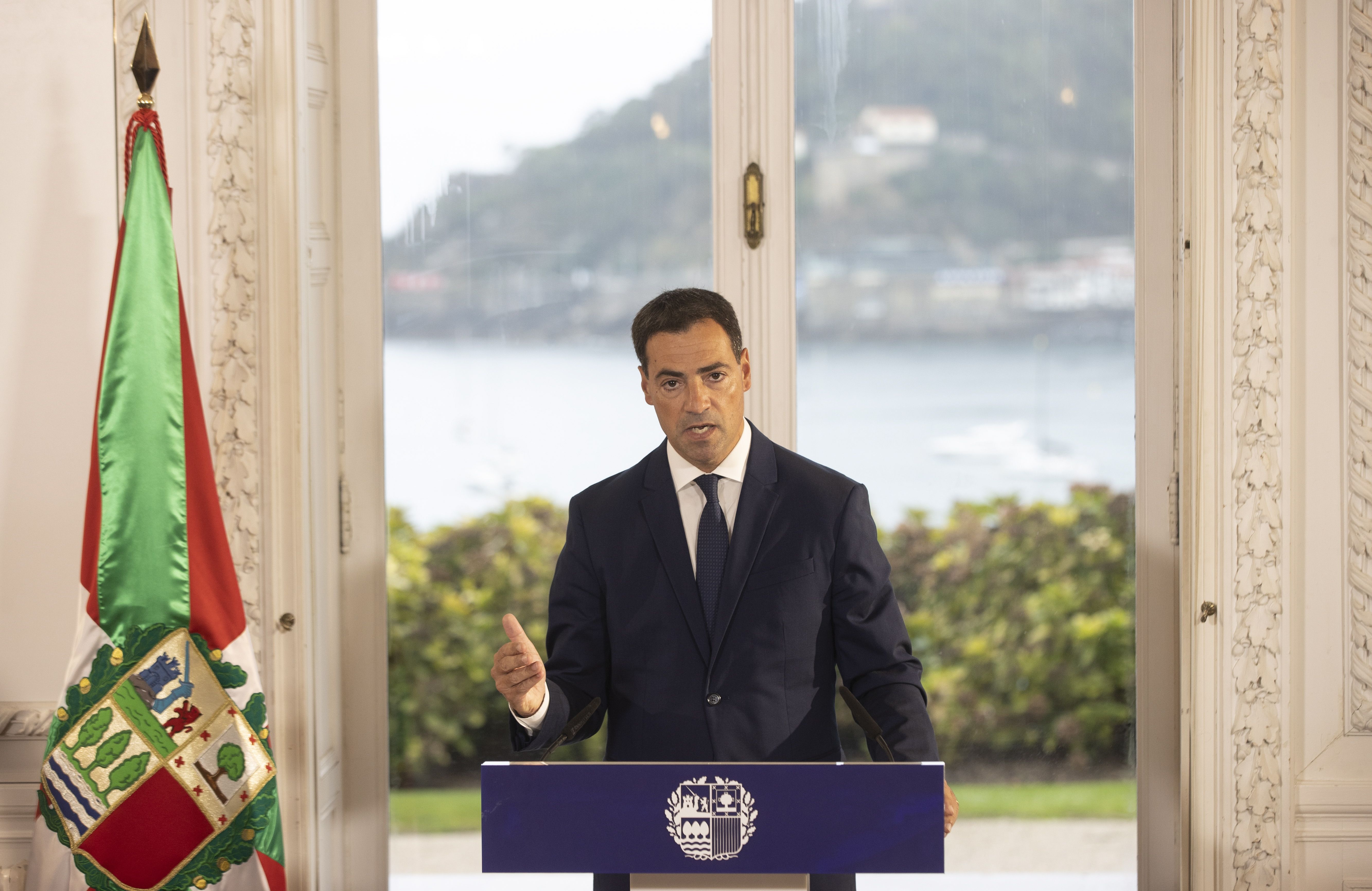 Imanol Pradales Eusko Jaurlaritzako lehendakaria, Donostiako Miramar jauregian. JUAN HERRERO/EFE