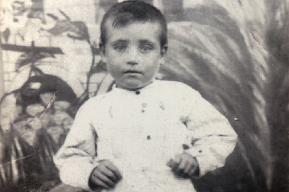 Jose Torrecillaren haurtzaroko argazkia. Jose Torrecillaren haurtzaroko argazkia.