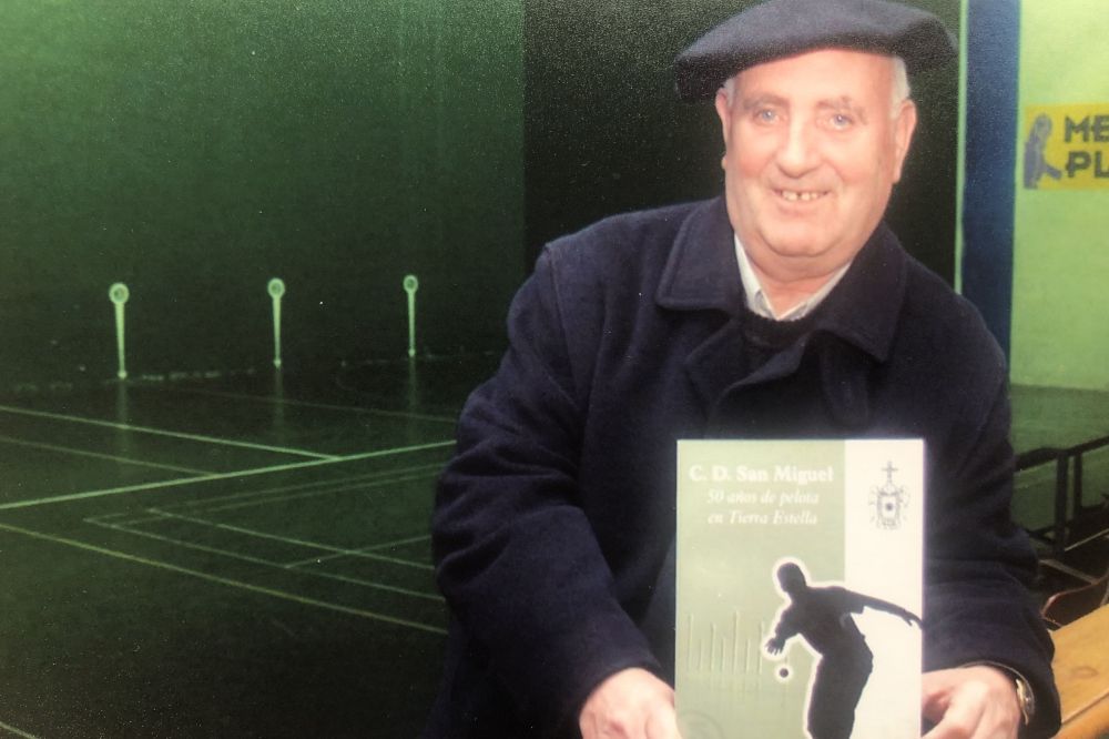 Jose Torrecilla pilotaren inguruan idatzitako liburuaren aurkezpenean. Jose Torrecilla pilotaren inguruan idatzitako liburuaren aurkezpenean.