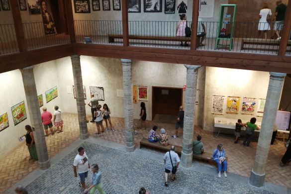 Iazko Nafarroako Komiki Azokan egindako erakusketa bat, Iruñeko Kondestablearen jauregian. NAFARROAKO KOMIKI AZOKA Iazko Nafarroako Komiki Azokan egindako erakusketa bat, Iruñeko Kondestablearen jauregian. NAFARROAKO KOMIKI AZOKA