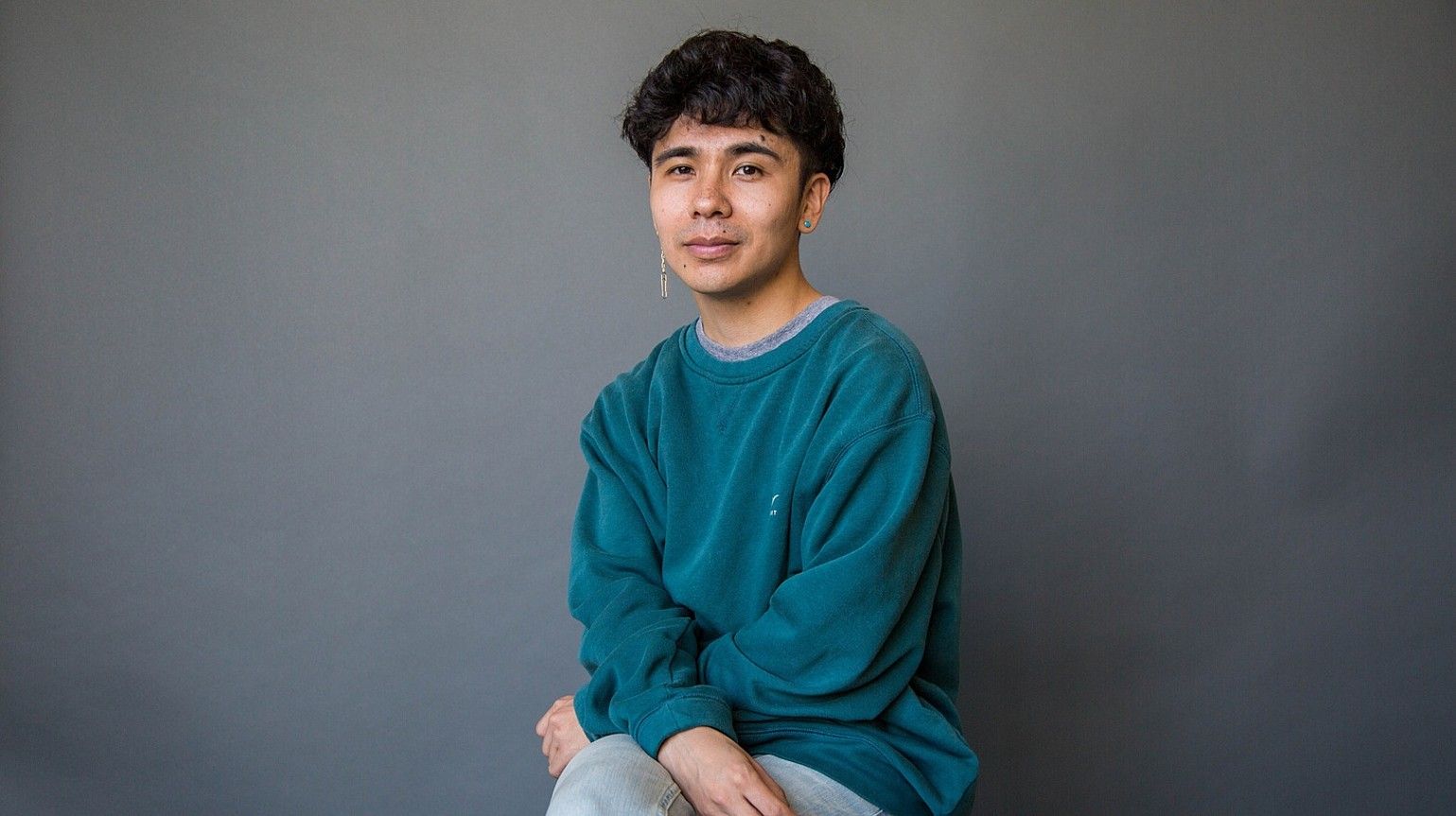 Ocean Vuong idazlea da On Earth We're Briefly Gorgeous liburuaren egilea. BERRIA.