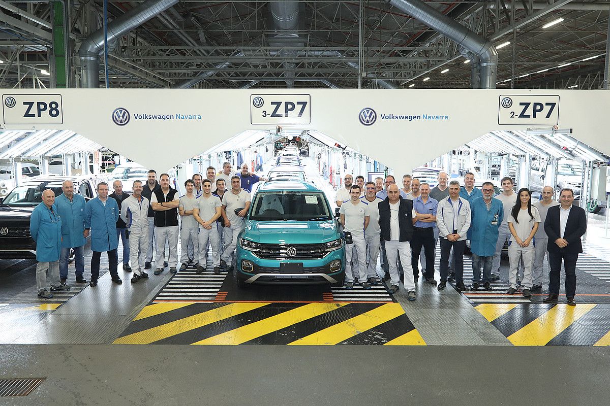 VWek Landabenen aurten egindako 300.000. autoa, T-Cross bat. VOLKSWAGEN. VWek Landabenen aurten egindako 300.000. autoa, T-Cross bat. VOLKSWAGEN.