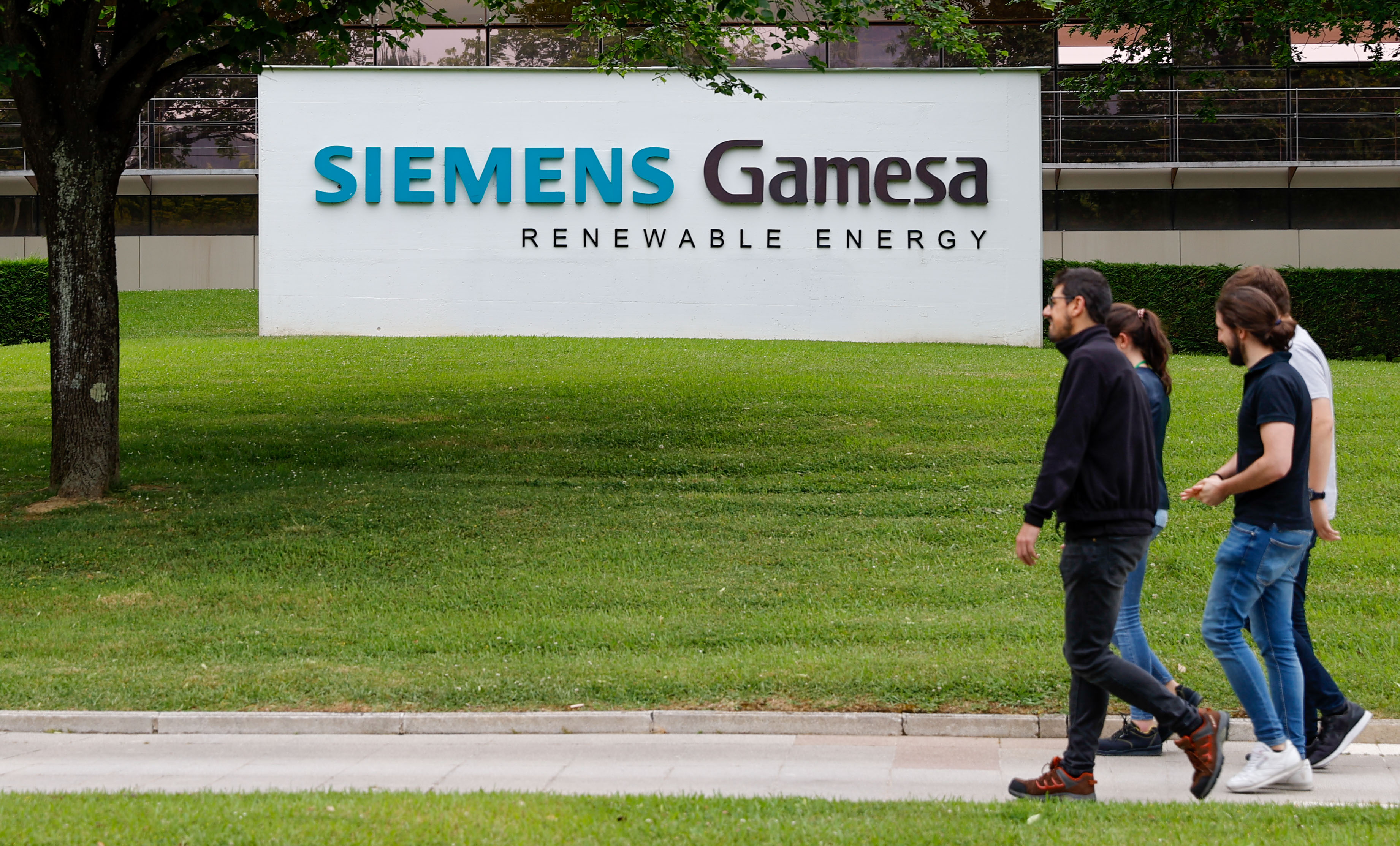 Siemens Gamesak Zamudioko teknologia parkean duen egoitza. LUIS TEJIDO / EFE