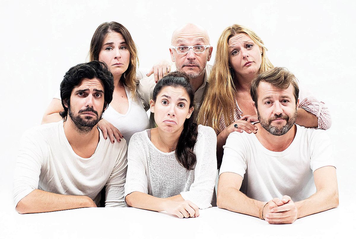 La valentía antzezlaneko aktore taldea. KAMIKAZE.