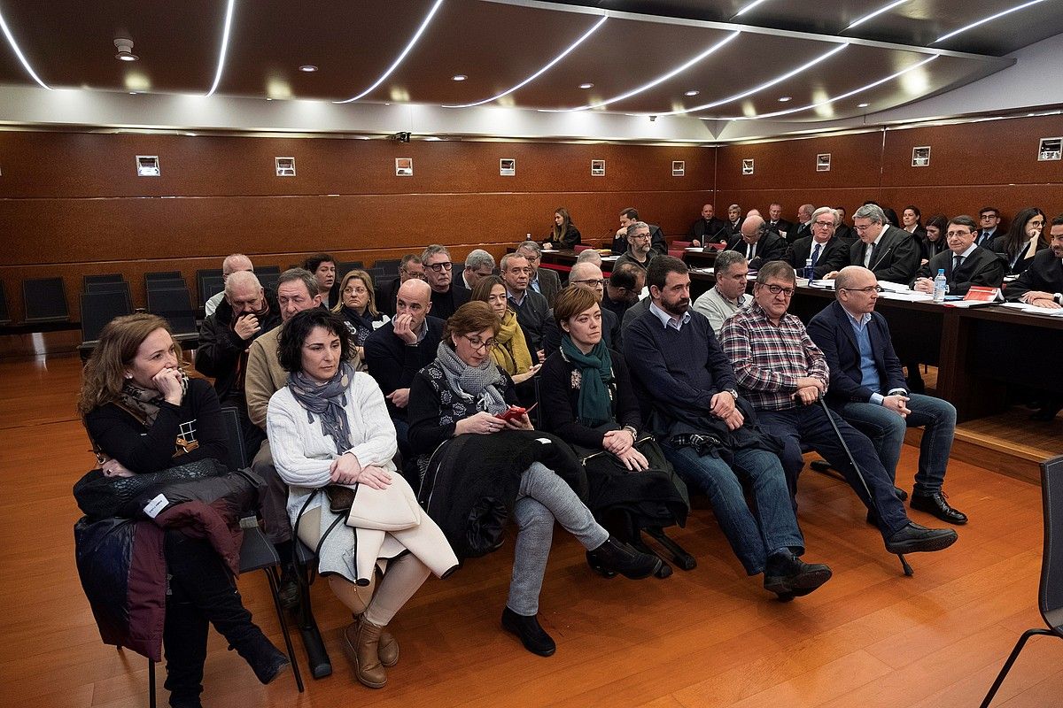 'De Miguel auzia'. Auzipetuak, epaiketan. ADRIAN RUIZ DE HIERRO / EFE. 'De Miguel auzia'. Auzipetuak, epaiketan. ADRIAN RUIZ DE HIERRO / EFE.