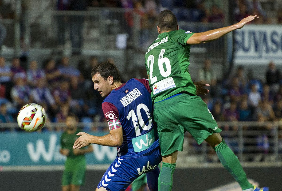 Mikel Arruabarrena Levanteren aurkako partidan, Ipuruan, 2014-2015eko denboraldian. JUANAN RUIZ / FOKU.