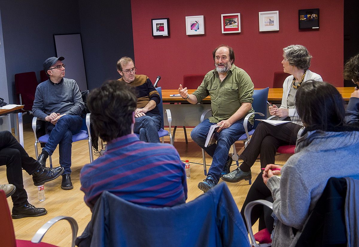 Leioa. Javier Corral Jerry, Marino Goñi, Josu Larrinaga eta Mari Luz Esteban, atzoko saioan. LUIS JAUREGIALTZO/FOKU.