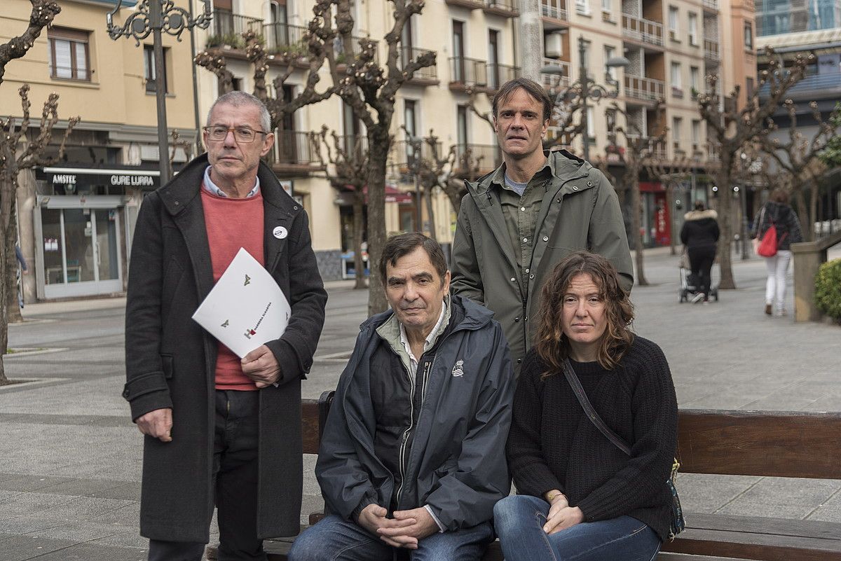 Maite Aranalde, Juan Miguel Ipiña, Juan Karlos Ioldi eta Kepa Etxeberria, hilaren 16an, Pasaian. ANDONI CANELLADA / FOKU.