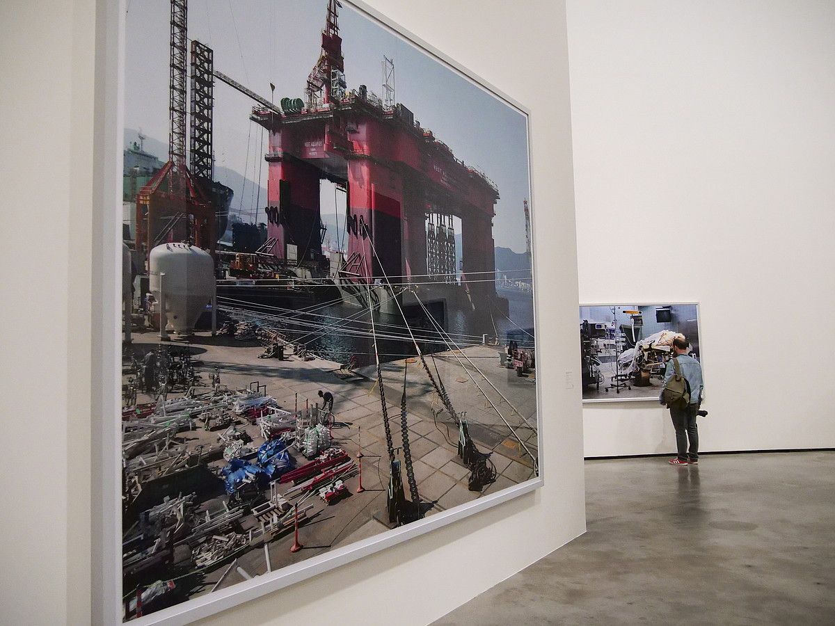 Thomas Struthen argazki handi bat, Guggenheimen. MONIKA DEL VALLE / FOKU.