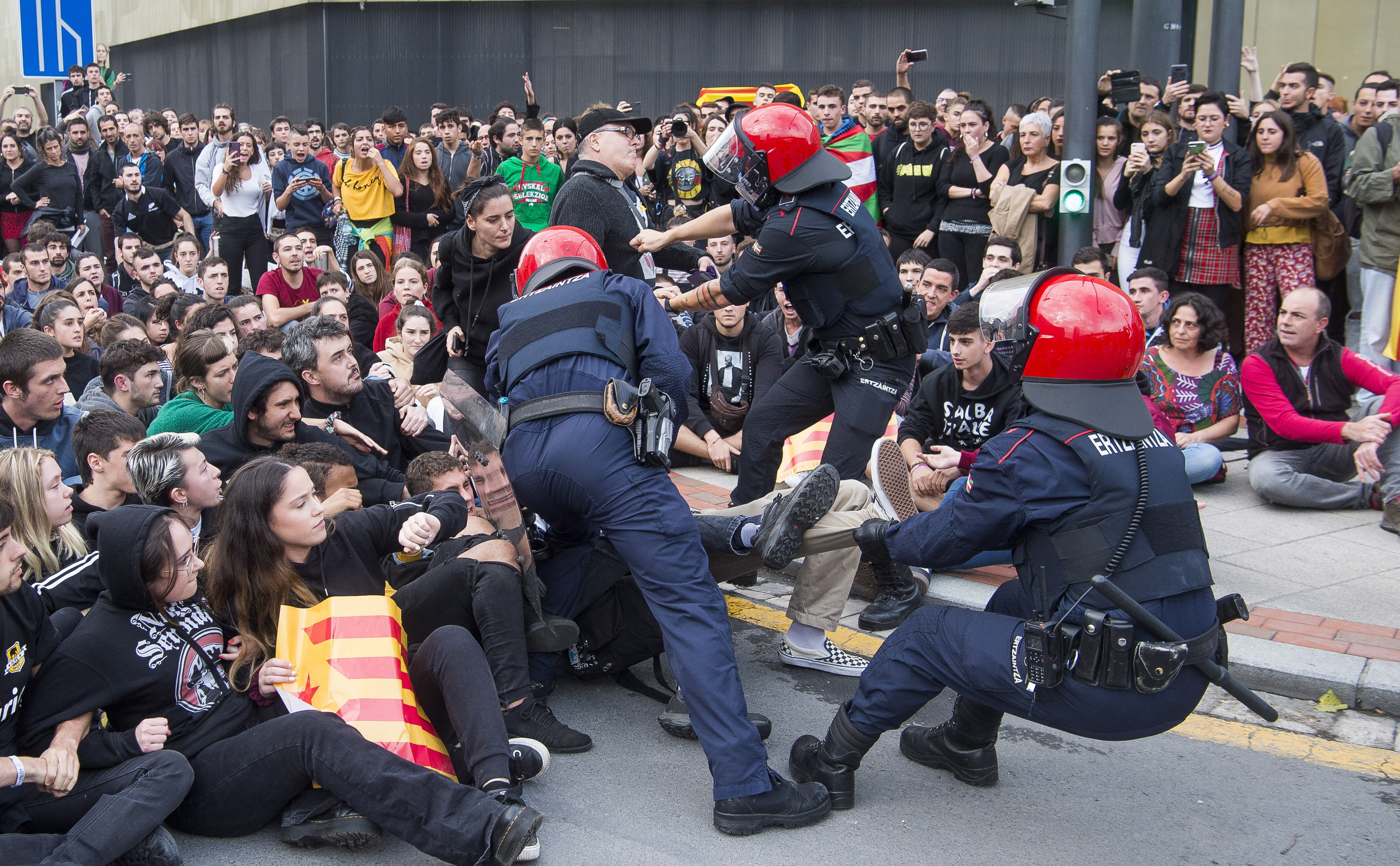 Kataluniako buruzagi independentisten aurkako epaien testuinguruan Bilbon egindako protesta bat. LUIS JAUREGIALTZO / FOKU