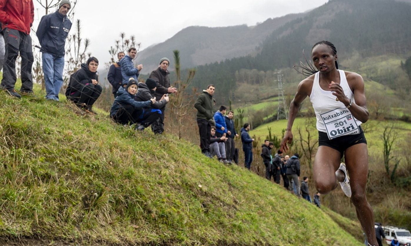 Hellen Obiri, ahalegin betean, iaz, Elgoibarko Krosean. JAIZKI FONTANEDA / FOKU.