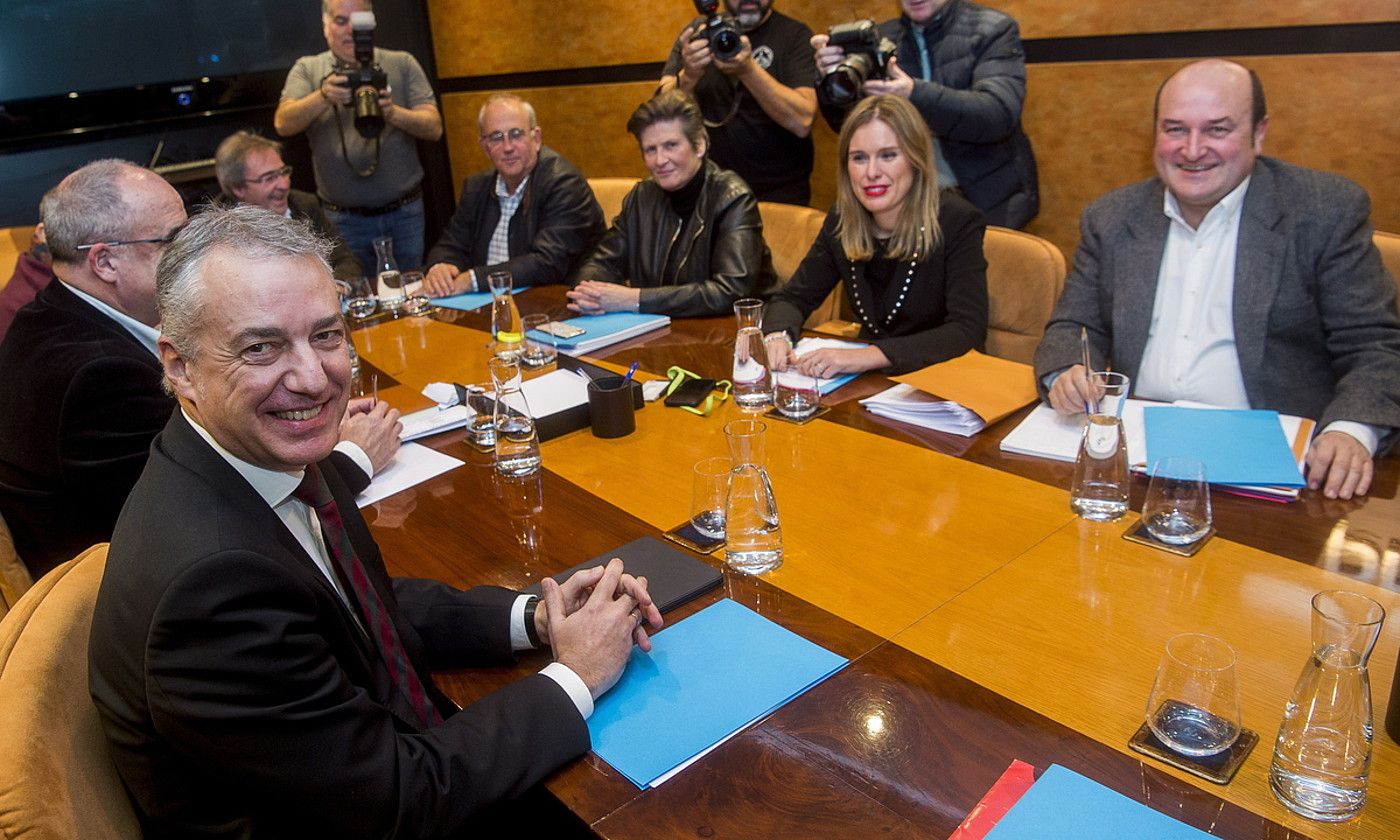 Urkulluk parte hartu zuen EBBren bileran, atzo, Bilbon. LUIS JAUREGIALTZO / FOKU. Urkulluk parte hartu zuen EBBren bileran, atzo, Bilbon. LUIS JAUREGIALTZO / FOKU.