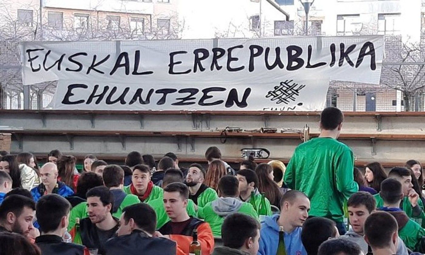 Donostiako Antigua auzoko festetan, joan den larunbatean. BERRIA.