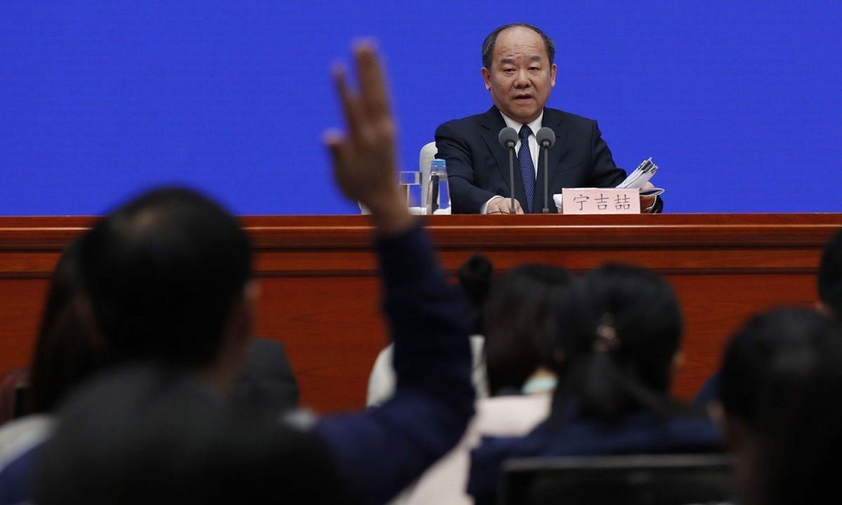 Ning Jizhe Txinako Estatistika Bulegoko burua, atzo, Pekinen. WU HONG / EFE. Ning Jizhe Txinako Estatistika Bulegoko burua, atzo, Pekinen. WU HONG / EFE.