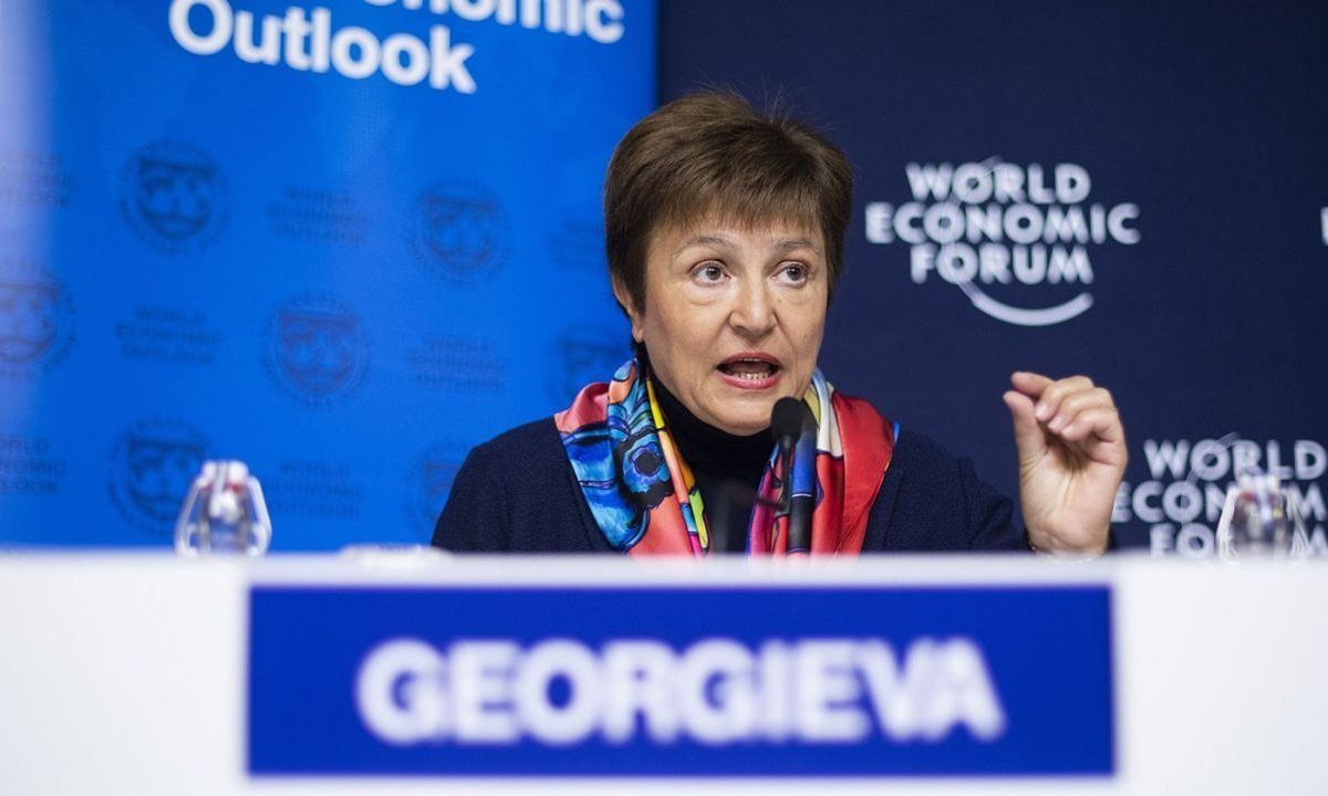 Kristalina Georgieva NDFko zuzendaria, atzo, Davosen. GIAN EHRENZELLER / EFE.