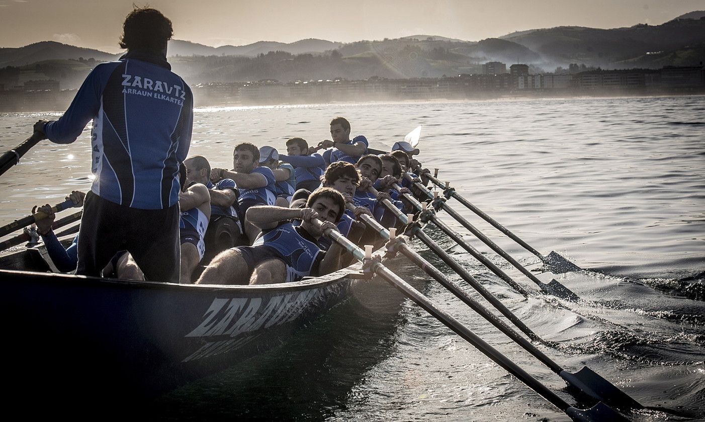 Zarauzko trainerua, entrenamenduan, herenegun. G. RUBIO / FOKU.