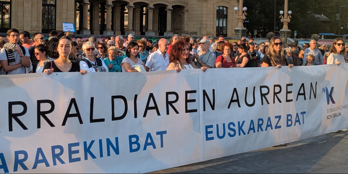 Euskalgintzaren Kontseiluak eta Bagera-k irailaren 12an Donostian eginiko protesta. GOTZON ARANBURU / FOKU