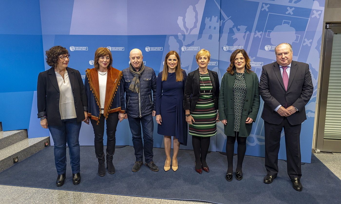 Elkarrizketa Sozialerako Mahaiaren azken bileraren osteko agerraldia. JAIZKI FONTANEDA / FOKU.