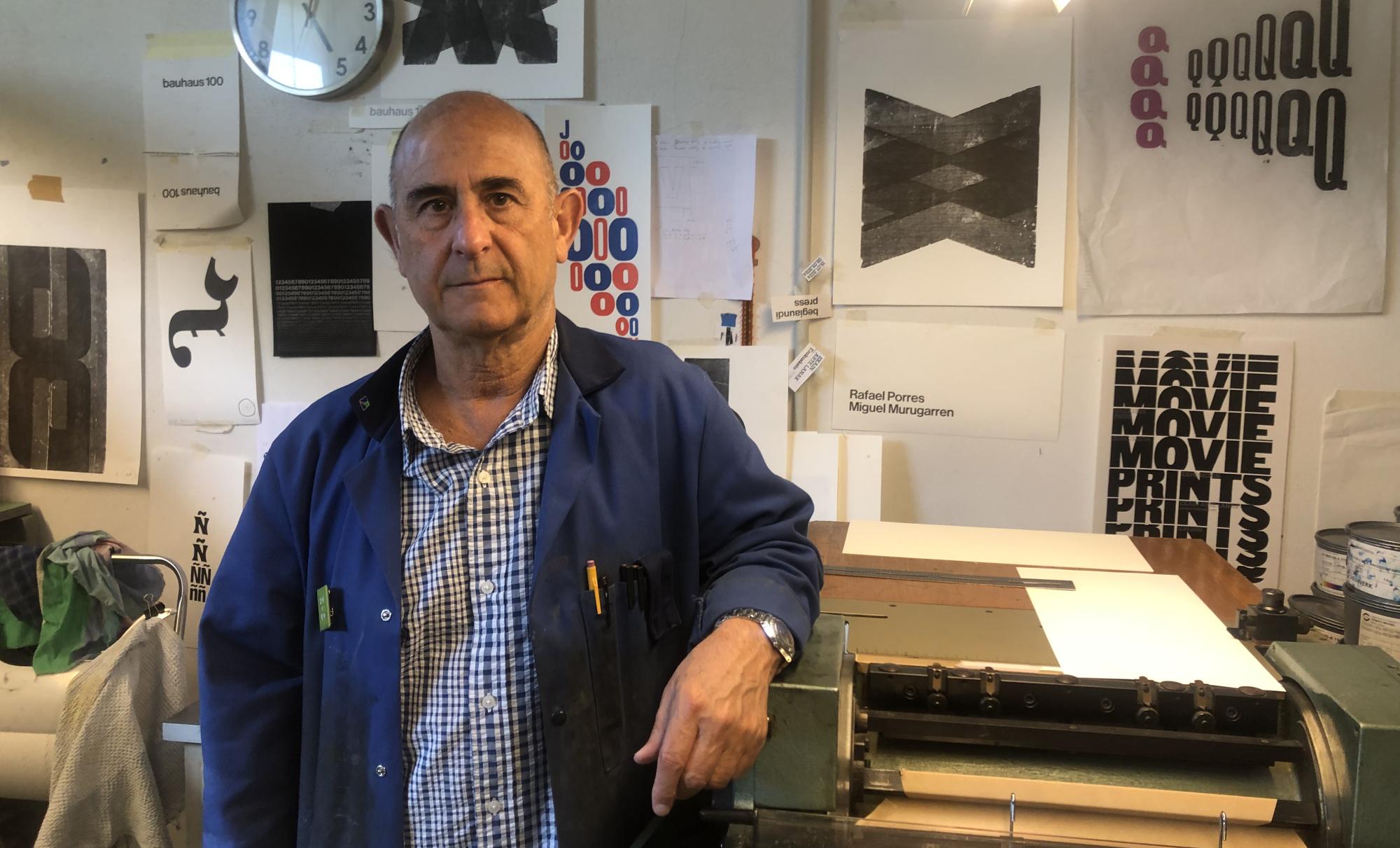 Jose Luis Lanzagorta, bere tailerrean, Donostian. K.B.T.