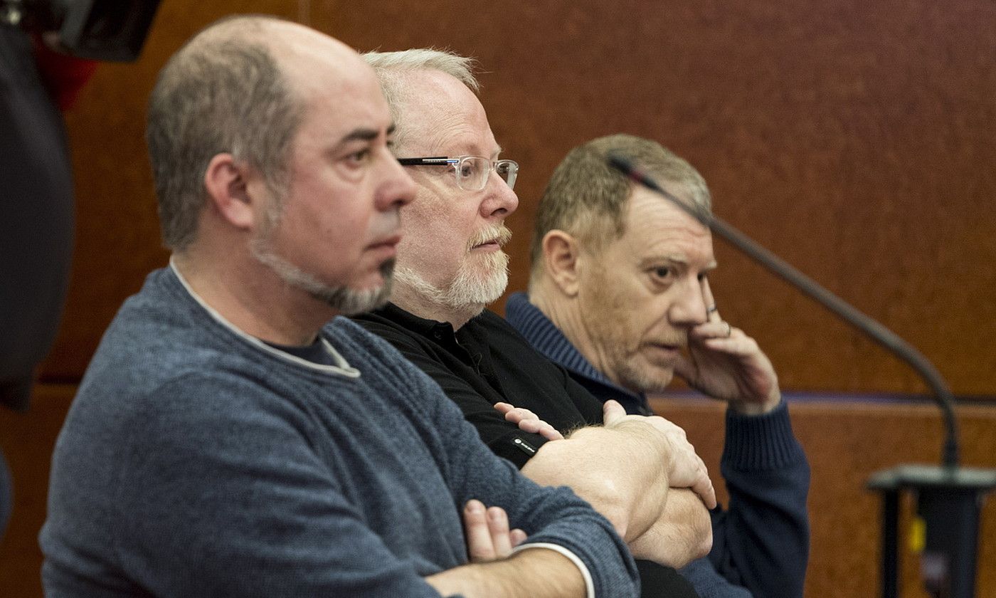 Eliseo Gil, Oscar Escribano eta Ruben Cerdan akusatuak. JUANAN RUIZ / FOKU. Eliseo Gil, Oscar Escribano eta Ruben Cerdan akusatuak. JUANAN RUIZ / FOKU.