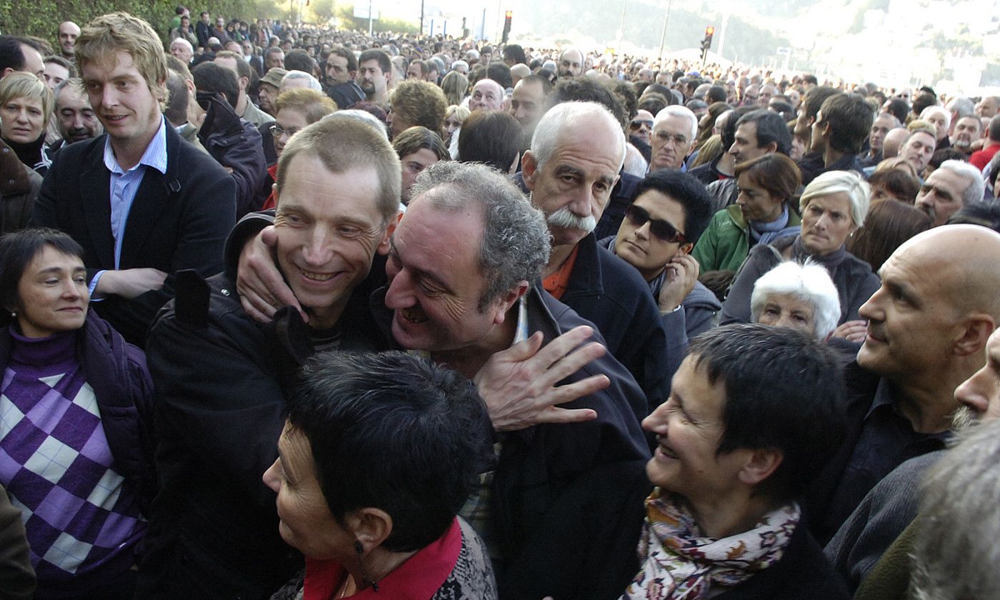 Ezker abertzaleak barne eztabaida bukatzean erabili zuen irudia. BERRIA.