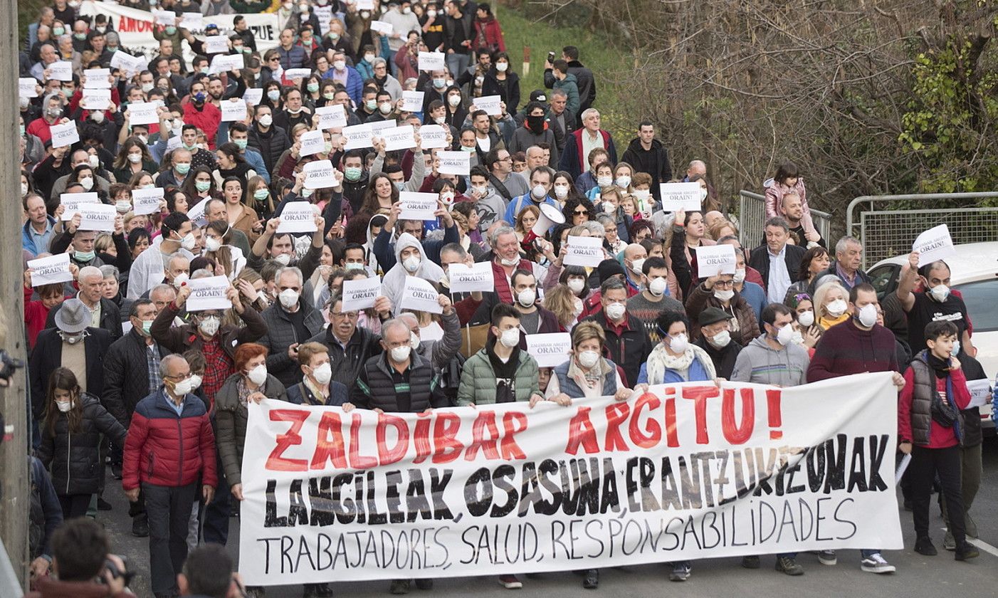 Manifestazioan jendea, atzo. JUAN CARLOS RUIZ / FOKU.