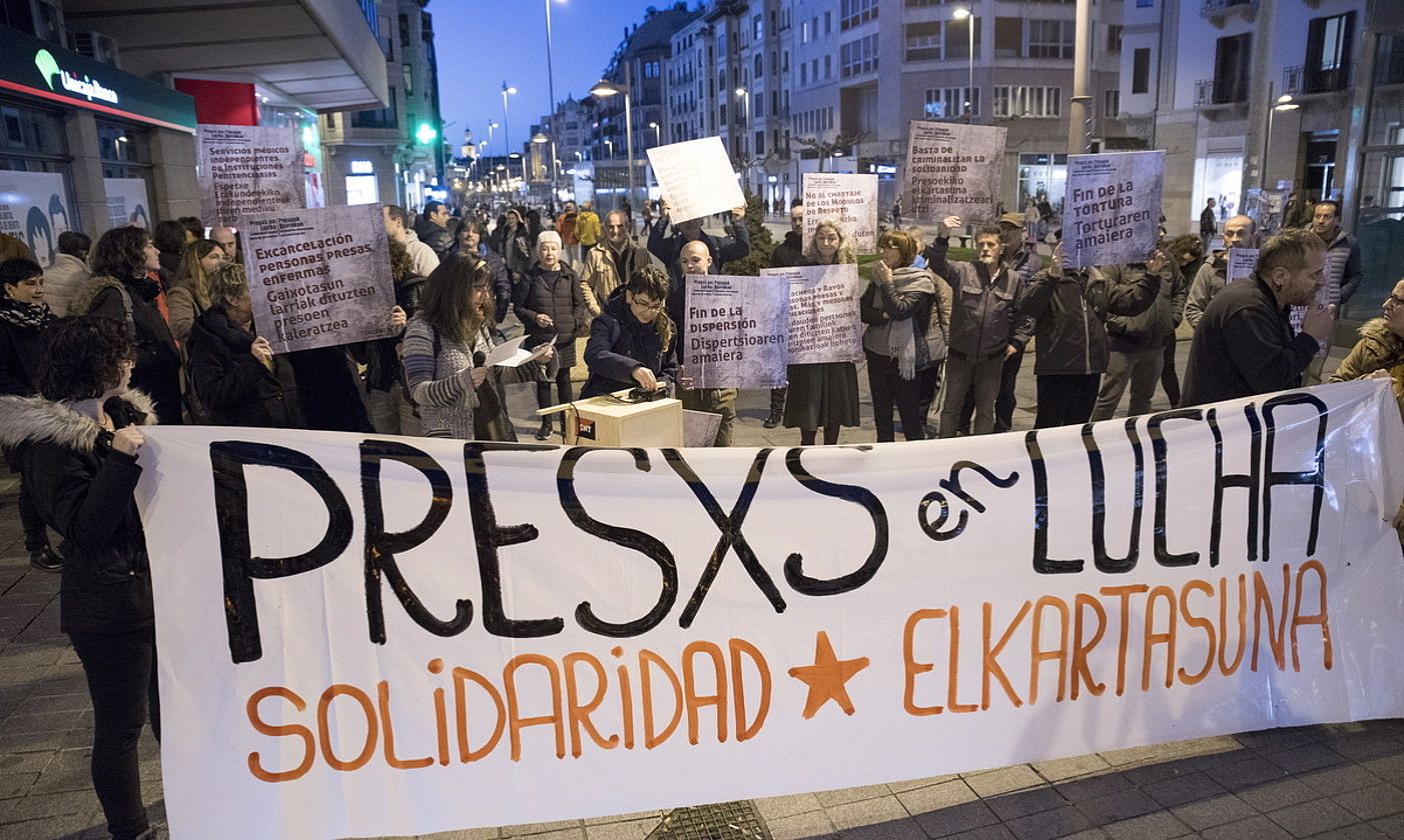 Elkarretaratzea. Salhaketak egindako protesta. IÑIGO URIZ / FOKU.