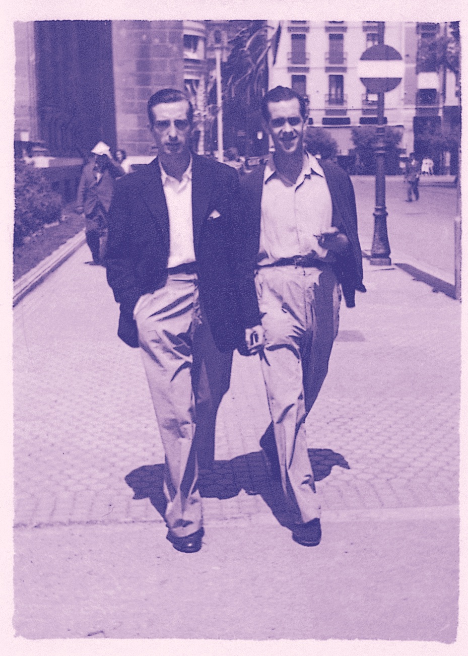 Caracasera abiatu aurretik, Donostian, Jesus Ozaeta adiskidearekin. JAKIN ETA MARTIN UGALDEREN FAMILIA Caracasera abiatu aurretik, Donostian, Jesus Ozaeta adiskidearekin. JAKIN ETA MARTIN UGALDEREN FAMILIA
