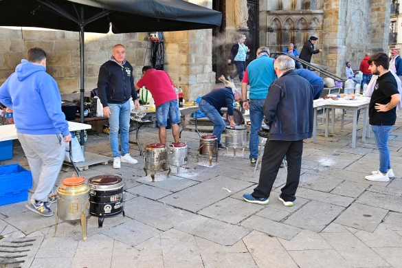 Hainbat putxera, iazko San Severino egunean, Balmasedan. BALMASEDAKO PUTXERA KOFRADIA Hainbat putxera, iazko San Severino egunean, Balmasedan. BALMASEDAKO PUTXERA KOFRADIA