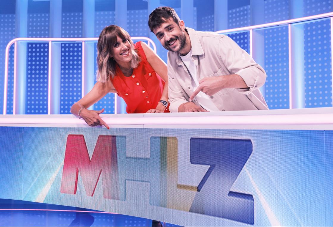 Ilaski Serrano eta Antton Telleria aurkezleak, 'Mihiluze'-ko platoan. EITB MEDIA
