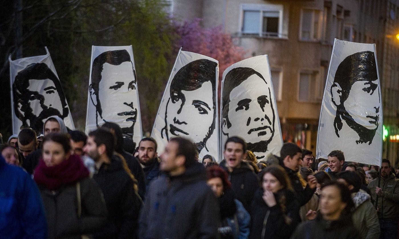 Milaka pertsona bildu ziren Gasteizko kaleetan, Martxoaren 3ko manifestazioan. JAIZKI FONTANEDA / FOKU.