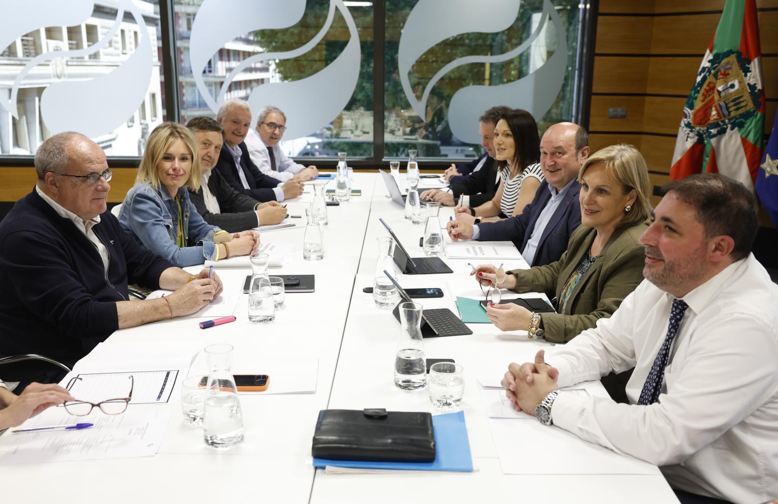 EBBren bilera, aurtengo ekainean, Sabin Etxean. MIGUEL TOÑA / EFE