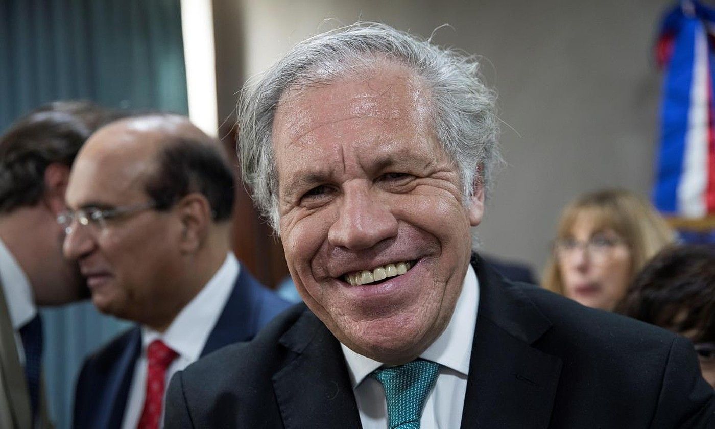 Luis Almagro AEEko idazkari nagusi hautatua, artxiboko irudi batean. ORLANDO BARRIA / EFE.