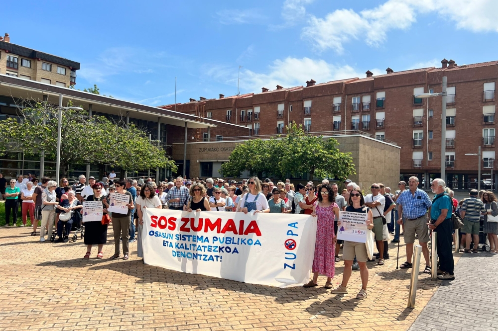 Osasun publikoaren aldeko protesta Zumaian, uztailean. ZUOPA Osasun publikoaren aldeko protesta Zumaian, uztailean. ZUOPA