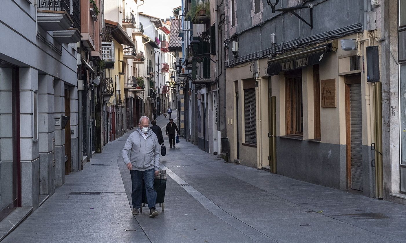 Matiena. Herri bazkari bat, Matienako San Prudentzio jaietan. JON HERNAEZ / ARGAZKI PRESS.