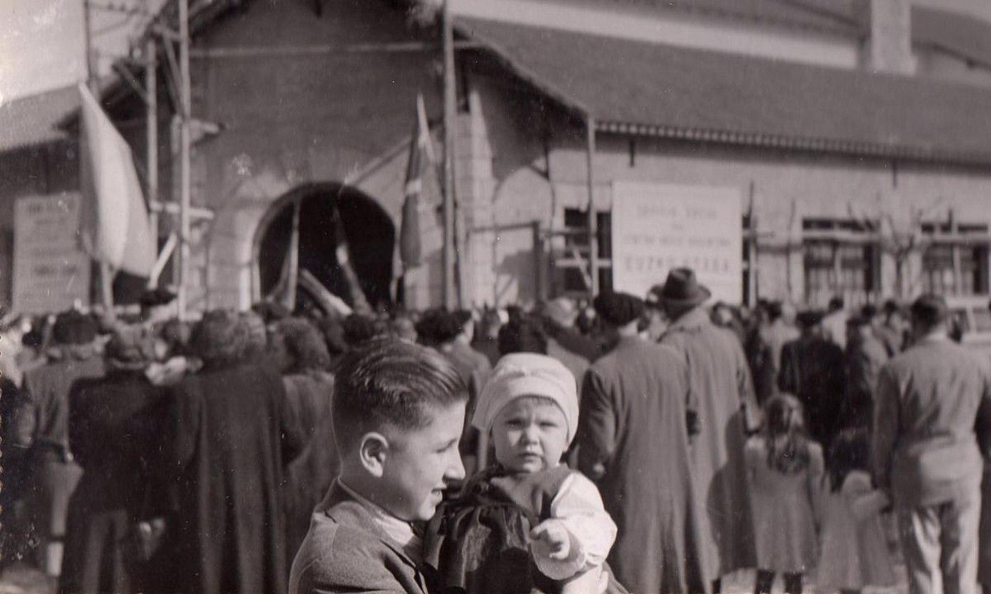 Dantzariak 1961eko saninazioetan. Dantzak pisu handia izan du beti euskal etxean. NECOCHEAKO EUSKAL ETXEA.