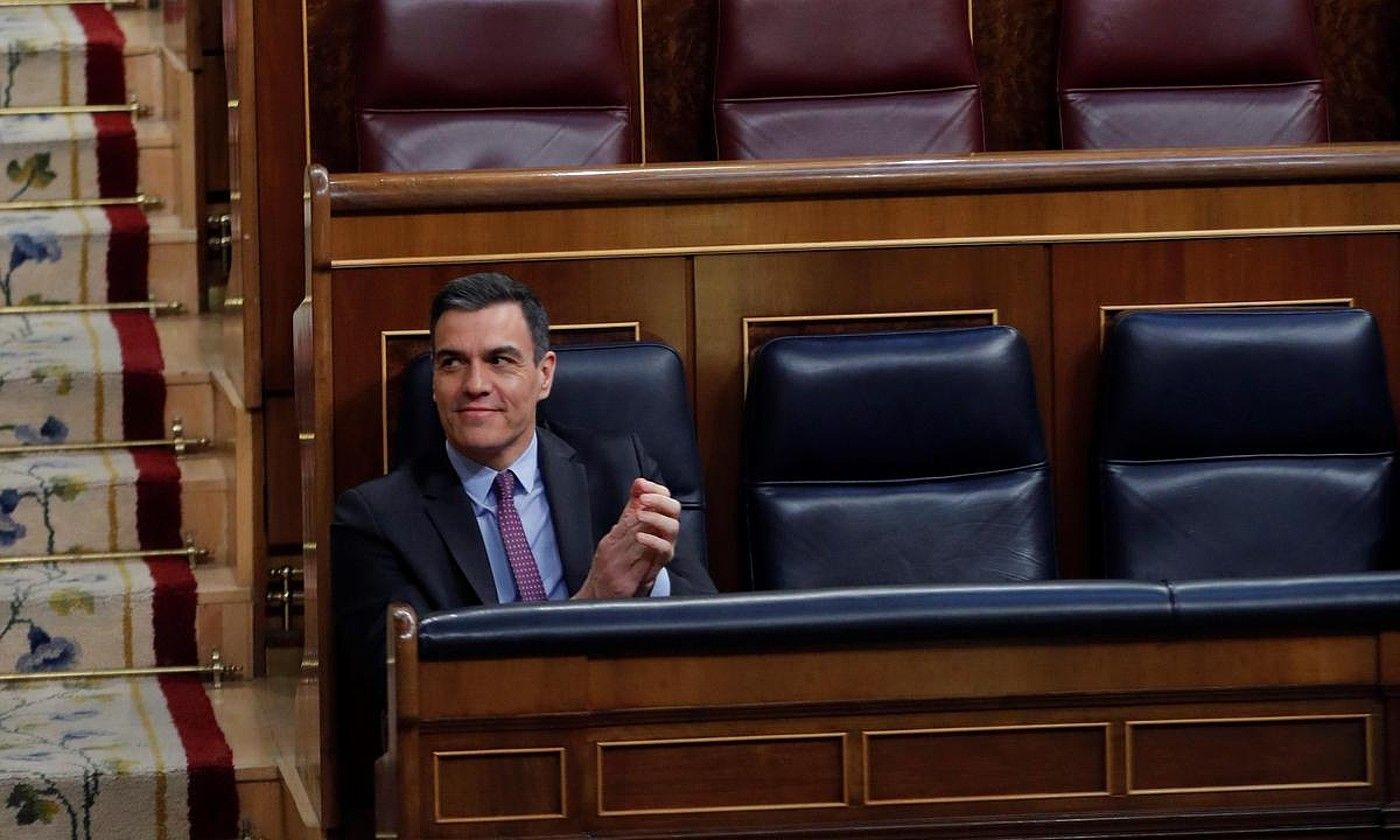Pedro Sanchez apirilaren 29an, Espainiako Kongresuan. EMILIO NARANJO / EFE.
