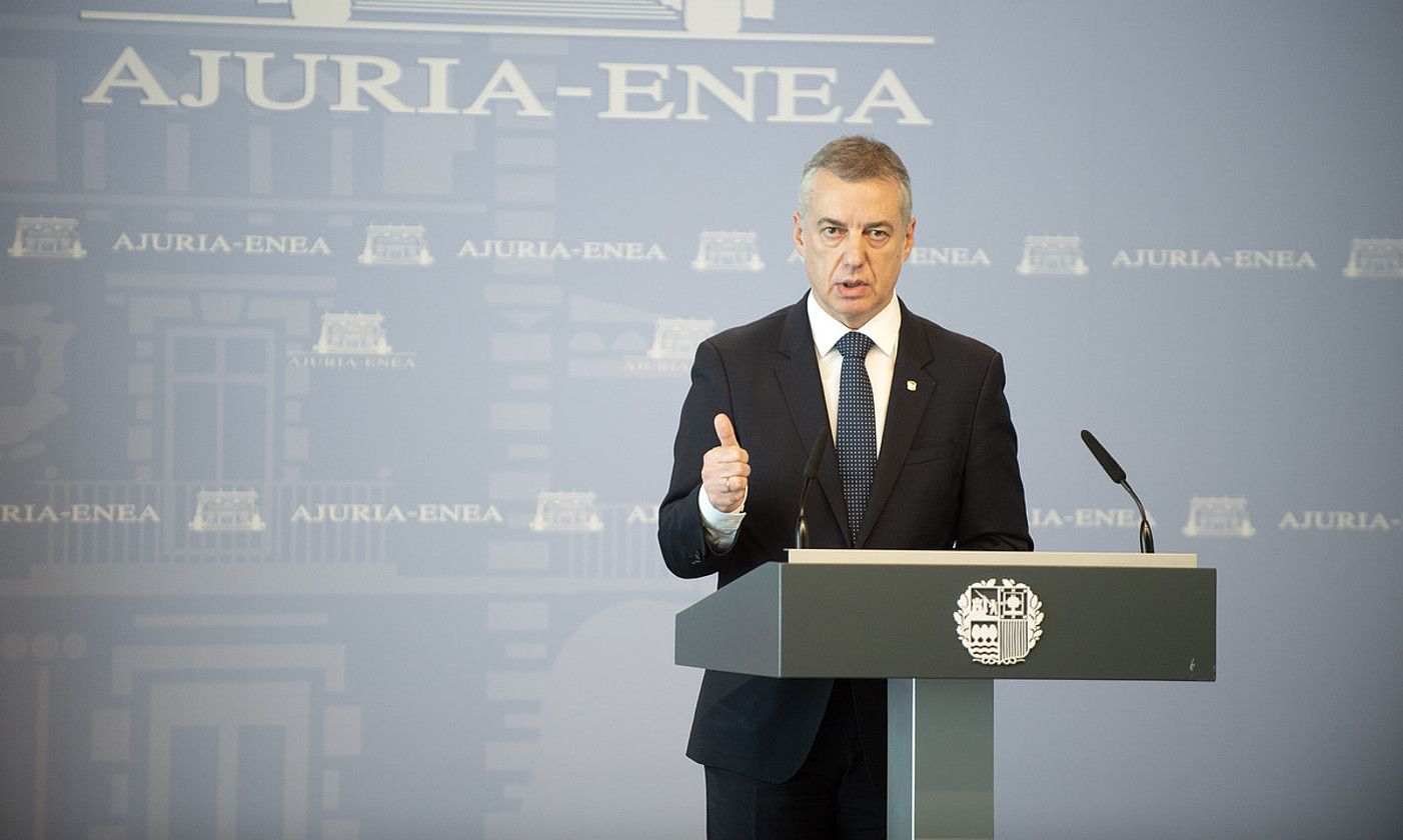 Iñigo Urkullu lehendakaria, atzo, hauteskundeetarako data iragartzeko agerraldian, lehendakaritzako egoitzan. IREKIA. Iñigo Urkullu lehendakaria, atzo, hauteskundeetarako data iragartzeko agerraldian, lehendakaritzako egoitzan. IREKIA.