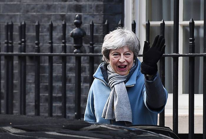 Theresa May Erresuma Batuko lehen ministroa, Downing Streetetik irteten, ostegunean. ANDY RAIN, EFE.
