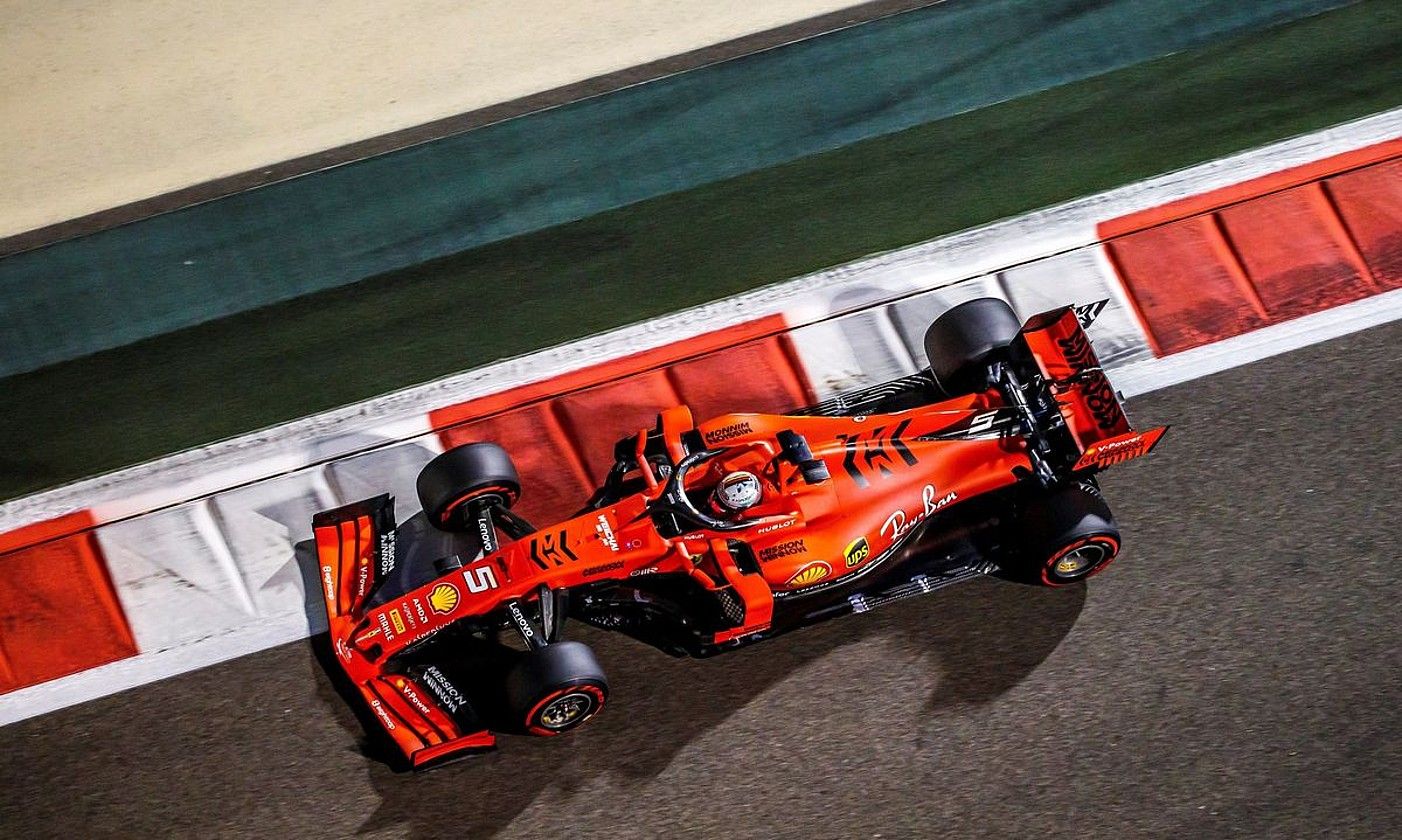 Sebastian Vettel, Ferrariko gidaria, Abu Dhabiko lasterketan, iazko azaroan. SRDJAN SUKI / EFE.