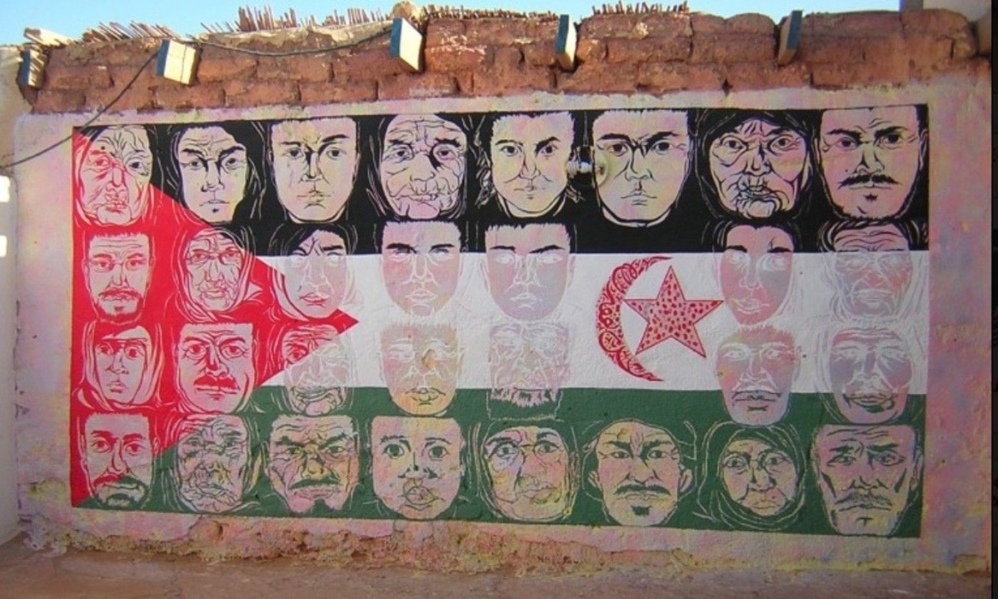 Desagertutako sahararren oroimenez pintatutako irudia, Tindufen. AFADEPRESA. Desagertutako sahararren oroimenez pintatutako irudia, Tindufen. AFADEPRESA.