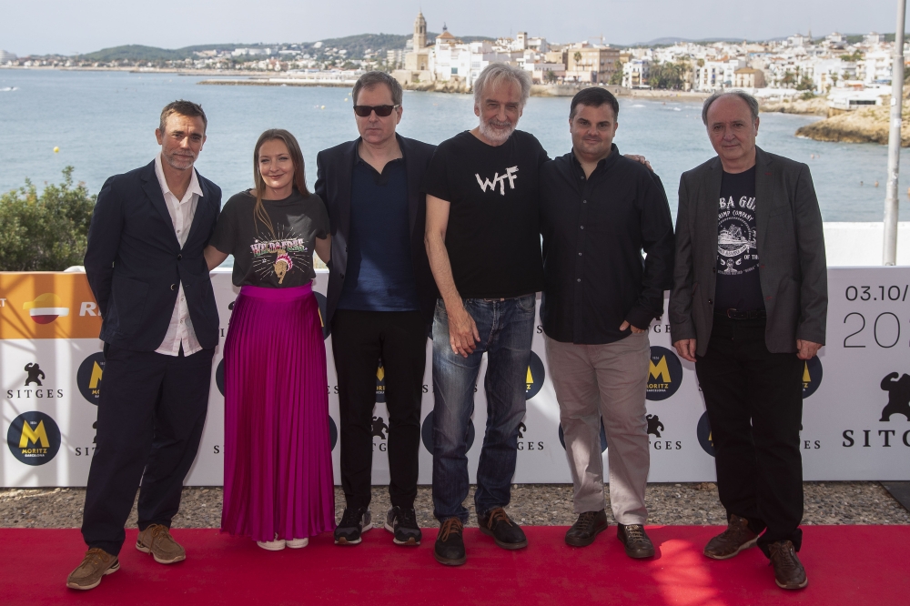 'Rich Flu' filmaren lantaldea. 'Rich Flu' filmaren lantaldea.