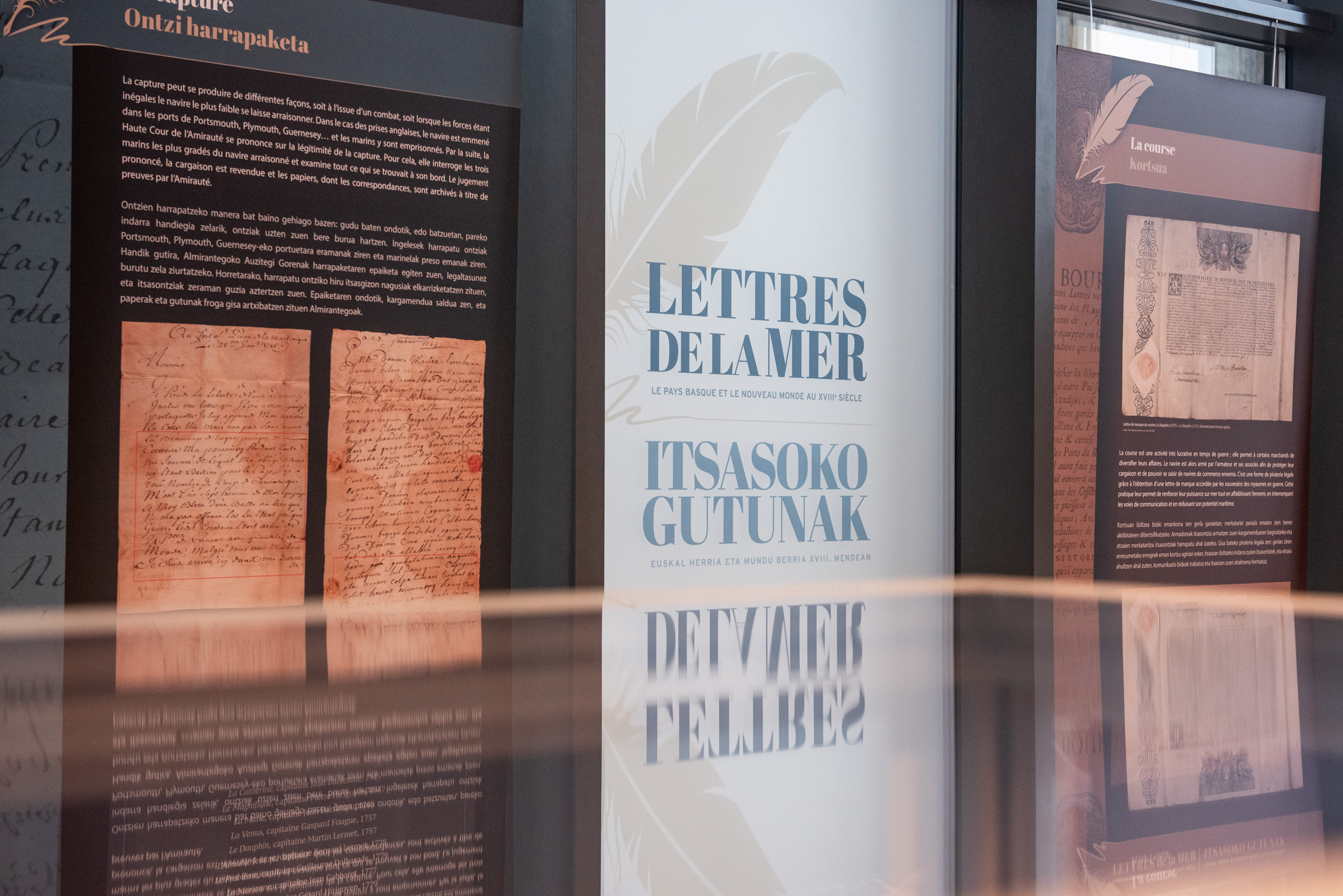'Itsasoko gutunak' erakusketa, Ziburuko Errekoletoetan, astearteko irudi batean. GUILLAUME FAUVEAU