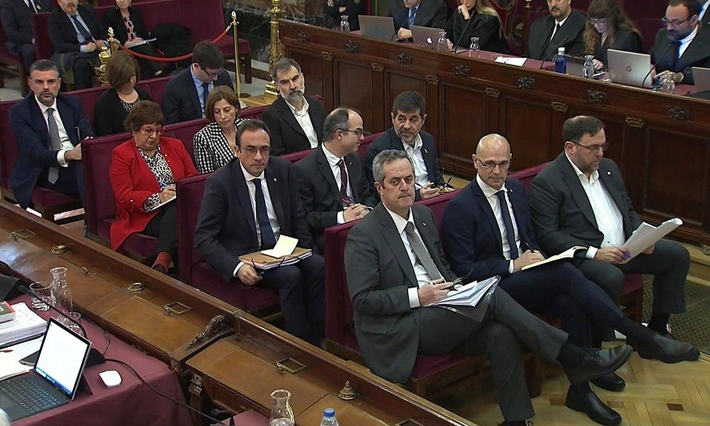 Kataluniako prozesu independentistaren kontrako epaiketan zigortuak izan ziren buruzagiak, Espainiako Auzitegi Gorenean, iazko otsailean. EFE.