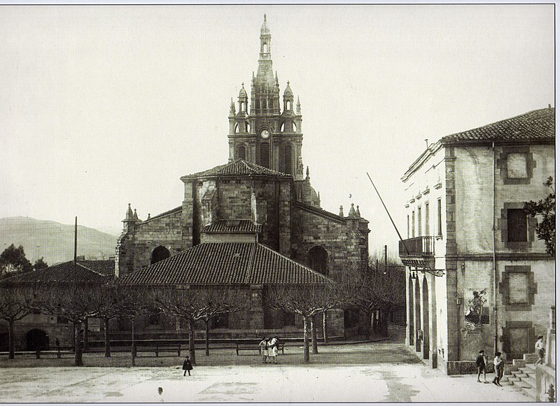 Begoñako udaletxea eta Andre Mariaren basilika, 1920ko irudi batean.