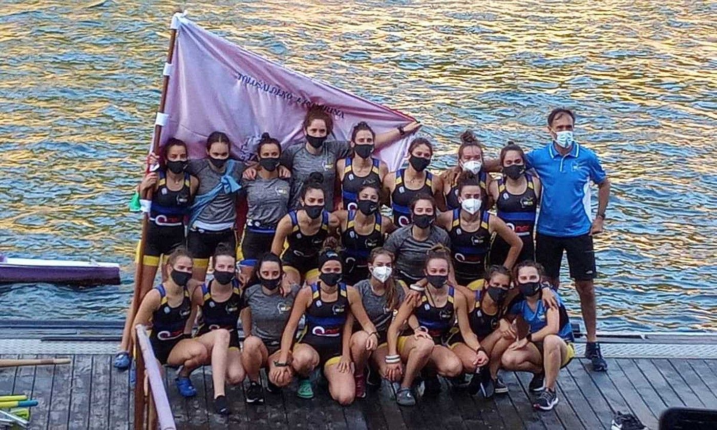 Tolosaldeak denboraldi honetan jokatutako bi estropadak irabazi ditu, eta ETE ligako lehenak dira. TOLOSALDEA.