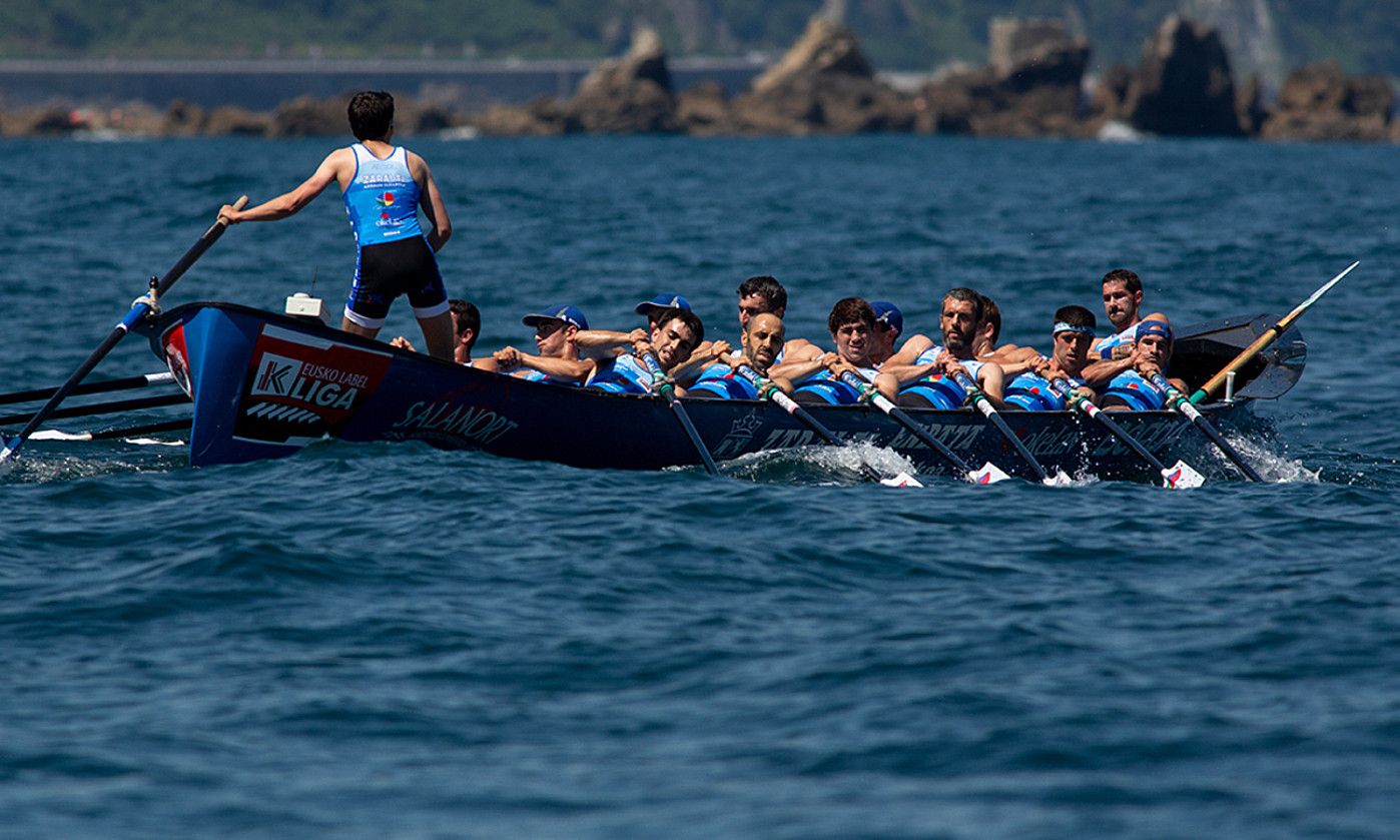 Zarautz, kanpoko ziabogaren bila, Eusko Label ligako seigarren jardunaldian, igandean, Orion. AITOR ARRIZABALAGA.