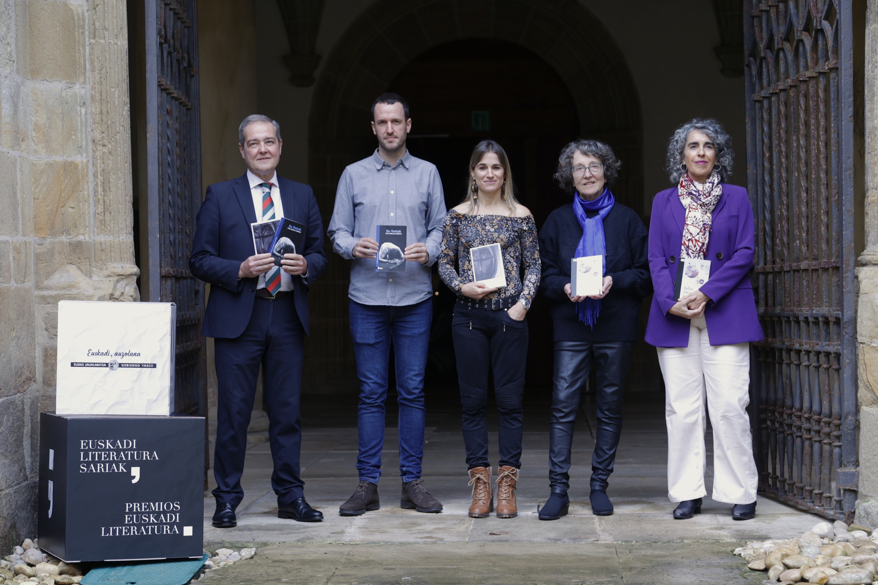 Donostian jakinarazi dituzte iragartzeko falta ziren aurtengo Euskadi sarien irabazleak. MAIALEN ANDRES / FOKU