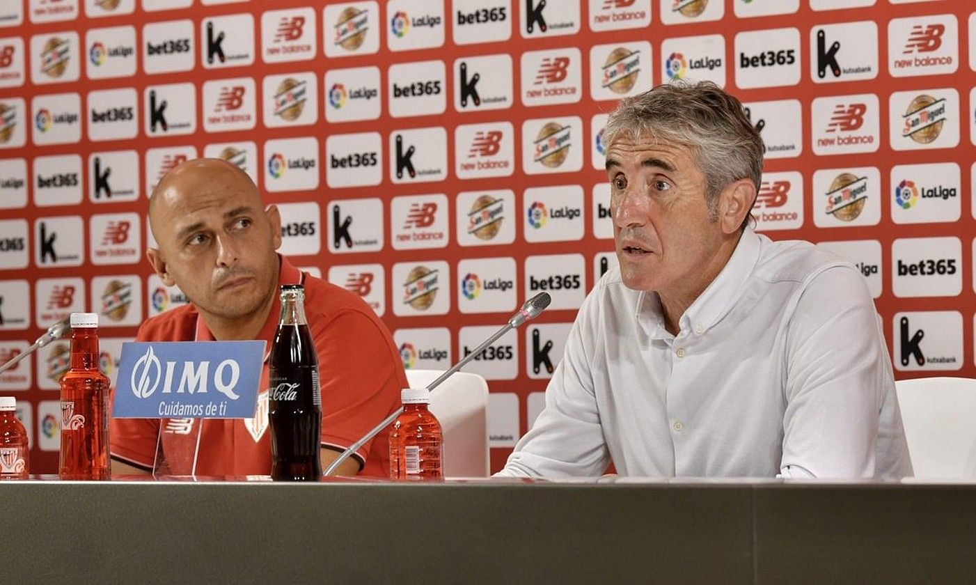 Angel Villacampa eta Joseba Agirre, atzo, prentsaurrekoan. ATHLETIC. Angel Villacampa eta Joseba Agirre, atzo, prentsaurrekoan. ATHLETIC.